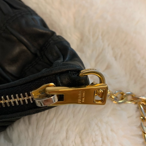 💯 Authentic Prada Nappa Gaufre crossbody purse - Picture 9 of 16
